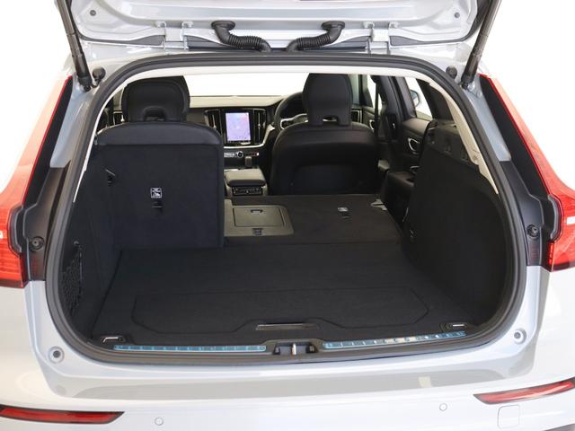 Ｖ６０ クロスカントリー　プラス　Ｂ５　ＡＷＤ　Ｇｏｏｇｌｅ搭載　前後純正ドラレコ　４８Ｖ　ヴェイパーグレーメタリック　ダークティンテッドガラス　前後シートヒーター　ステアリングヒーター　１８インチダイヤモンドカットＡＷ　ワイヤレススマホチャージ（31枚目）