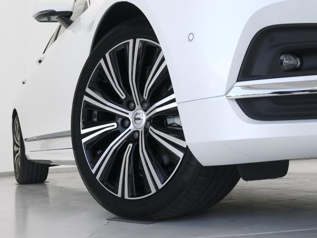 Ｖ９０ アルティメット　Ｂ５　電動パノラマサンルーフ　エアサス　社内使用　前後純正ドラレコ　Ｇｏｏｇｌｅ搭載　４８Ｖ　１９インチダイヤモンドカットＡＷ　白革　ｈａｒｍａｎ／ｋａｒｄｏｎサウンド　前後シートヒーター　シートエアコン（8枚目）