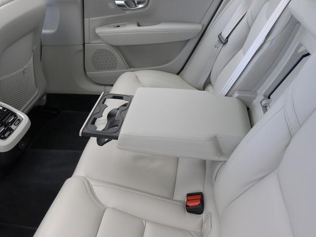 Ｖ９０ アルティメット　Ｂ５　電動パノラマサンルーフ　エアサス　社内使用　前後純正ドラレコ　Ｇｏｏｇｌｅ搭載　４８Ｖ　１９インチダイヤモンドカットＡＷ　白革　ｈａｒｍａｎ／ｋａｒｄｏｎサウンド　前後シートヒーター　シートエアコン（41枚目）