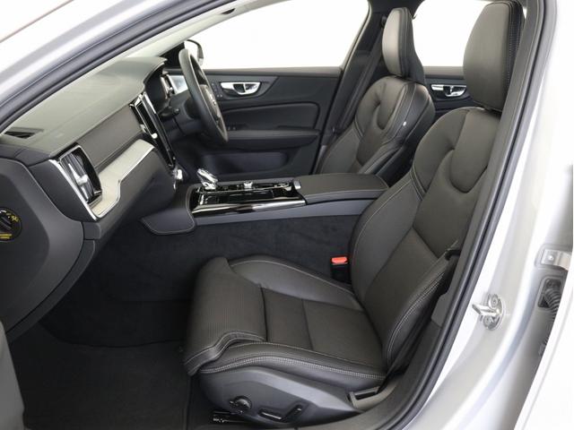 Ｓ６０ リチャジアルティメットＴ６ＡＷＤプラグインハイブリド　ＰＨＥＶ　サンルーフ　Ｂ＆Ｗ　社内使用車　Ｇｏｏｇｌｅ搭載　１９インチダイヤモンドカットＡＷ　シルバードーンメタリック　茶革　前後シートヒーター　ステアリングホイールヒーター　リラクゼーション機能（13枚目）