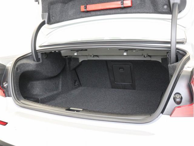 Ｓ６０ リチャジアルティメットＴ６ＡＷＤプラグインハイブリド　ＰＨＥＶ　サンルーフ　Ｂ＆Ｗ　社内使用車　Ｇｏｏｇｌｅ搭載　１９インチダイヤモンドカットＡＷ　シルバードーンメタリック　茶革　前後シートヒーター　ステアリングホイールヒーター　リラクゼーション機能（31枚目）