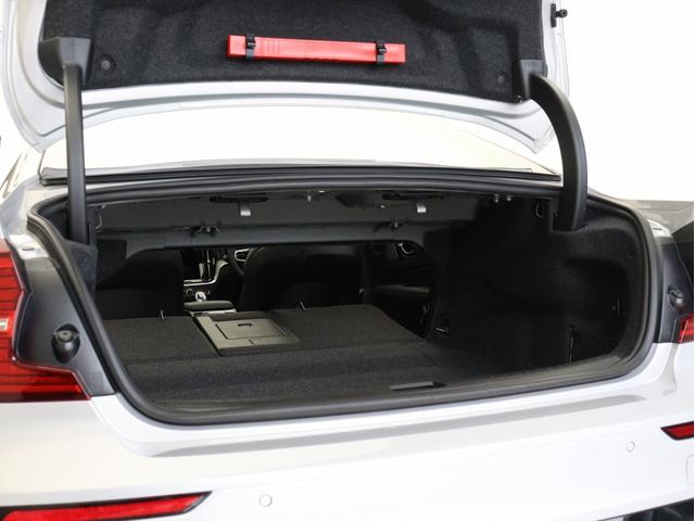 Ｓ６０ リチャジアルティメットＴ６ＡＷＤプラグインハイブリド　ＰＨＥＶ　サンルーフ　Ｂ＆Ｗ　社内使用車　Ｇｏｏｇｌｅ搭載　１９インチダイヤモンドカットＡＷ　シルバードーンメタリック　茶革　前後シートヒーター　ステアリングホイールヒーター　リラクゼーション機能（32枚目）