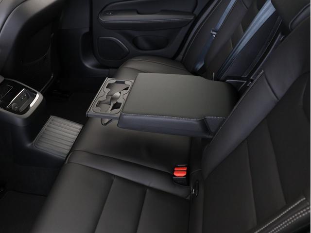 Ｓ６０ リチャジアルティメットＴ６ＡＷＤプラグインハイブリド　ＰＨＥＶ　サンルーフ　Ｂ＆Ｗ　社内使用車　Ｇｏｏｇｌｅ搭載　１９インチダイヤモンドカットＡＷ　シルバードーンメタリック　茶革　前後シートヒーター　ステアリングホイールヒーター　リラクゼーション機能（39枚目）