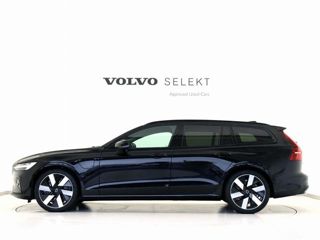 Ｖ６０ ウルトラ　Ｔ６　ＡＷＤ　プラグインハイブリッド　ＰＨＥＶ　電動パノラマサンルーフ　Ｇｏｏｇｌｅ搭載　ドラレコ　ｈａｒｍａｎ／ｋａｒｄｏｎプレミアムサウンド　茶革　リニアライムウッドパネル　クリスタルシフトノブ　１９インチＡＷ　前後シートヒーター（6枚目）