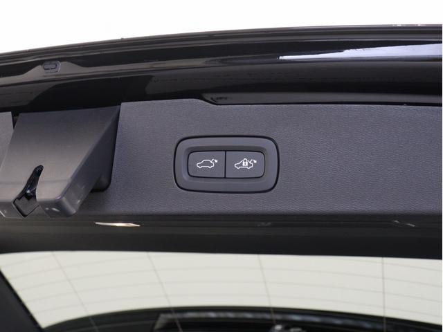 Ｖ６０ ウルトラ　Ｔ６　ＡＷＤ　プラグインハイブリッド　ＰＨＥＶ　電動パノラマサンルーフ　Ｇｏｏｇｌｅ搭載　ドラレコ　ｈａｒｍａｎ／ｋａｒｄｏｎプレミアムサウンド　茶革　リニアライムウッドパネル　クリスタルシフトノブ　１９インチＡＷ　前後シートヒーター（32枚目）