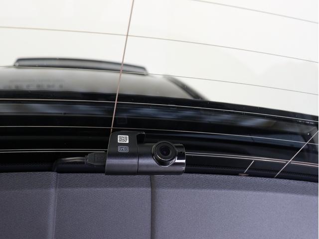 Ｖ６０ ウルトラ　Ｔ６　ＡＷＤ　プラグインハイブリッド　ＰＨＥＶ　電動パノラマサンルーフ　Ｇｏｏｇｌｅ搭載　ドラレコ　ｈａｒｍａｎ／ｋａｒｄｏｎプレミアムサウンド　茶革　リニアライムウッドパネル　クリスタルシフトノブ　１９インチＡＷ　前後シートヒーター（34枚目）