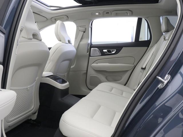 Ｖ６０ ウルトラ　Ｔ６　ＡＷＤ　プラグインハイブリッド　ＰＨＥＶ　電動パノラマサンルーフ　Ｂ＆Ｗプレミアムサウンド　２０２５年モデル　Ｇｏｏｇｌｅ搭載　前後純正ドラレコ　デニムブルーメタリック　白革　クリスタルシフトノブ　パワーテールゲート　３６０°カメラ（15枚目）