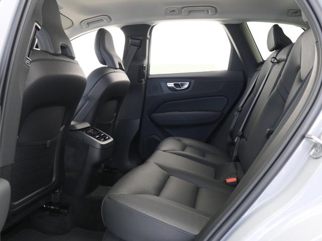ＸＣ６０ プラス　Ｂ５　Ｇｏｏｇｌｅ搭載　前後純正ドラレコ　４８Ｖ　ヴェイパーグレーメタリック　ダークティンテッドガラス　前後シートヒーター　ステアリングヒーター　メタルメッシュアルミニウムパネル　ワイヤレススマホチャージ（12枚目）