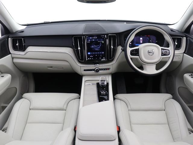 ＸＣ６０ リチャージ　ＰＨＶ　Ｔ６　ＡＷＤ　インスクリプション　ＰＨＥＶ　電動パノラマサンルーフ　エアサス　Ｇｏｏｇｌｅ搭載　前後純正ドラレコ　ｈａｒｍａｎ／ｋａｒｄｏｎ　２０インチＡＷ　白革　クリスタルシフトノブ　前後シートヒーター　ステアリングホイールヒーター（4枚目）