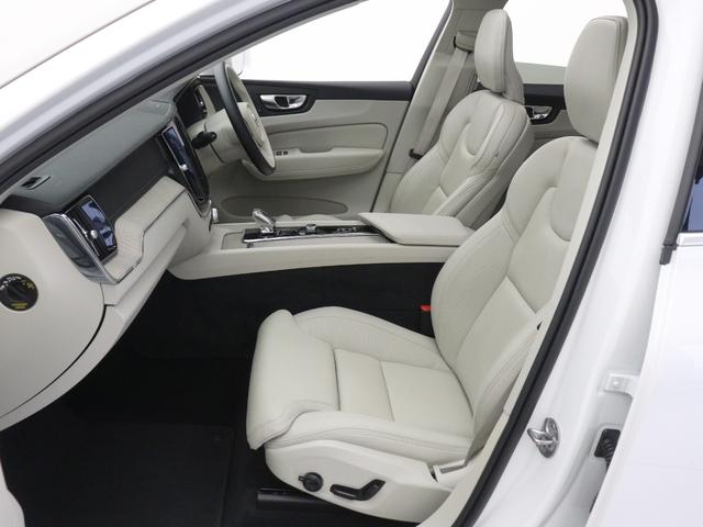 ＸＣ６０ リチャージ　ＰＨＶ　Ｔ６　ＡＷＤ　インスクリプション　ＰＨＥＶ　電動パノラマサンルーフ　エアサス　Ｇｏｏｇｌｅ搭載　前後純正ドラレコ　ｈａｒｍａｎ／ｋａｒｄｏｎ　２０インチＡＷ　白革　クリスタルシフトノブ　前後シートヒーター　ステアリングホイールヒーター（13枚目）