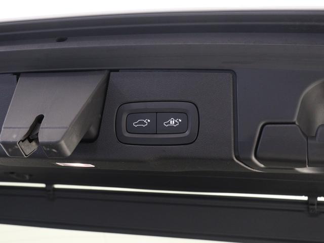 ＸＣ６０ リチャージ　ＰＨＶ　Ｔ６　ＡＷＤ　インスクリプション　ＰＨＥＶ　電動パノラマサンルーフ　エアサス　Ｇｏｏｇｌｅ搭載　前後純正ドラレコ　ｈａｒｍａｎ／ｋａｒｄｏｎ　２０インチＡＷ　白革　クリスタルシフトノブ　前後シートヒーター　ステアリングホイールヒーター（35枚目）