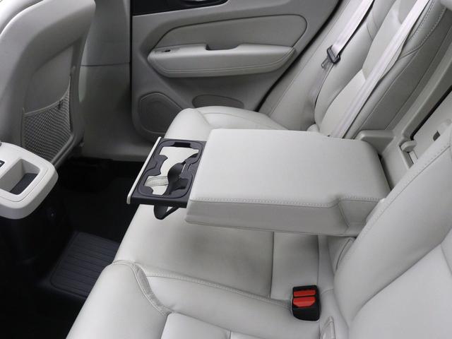 ＸＣ６０ リチャージ　ＰＨＶ　Ｔ６　ＡＷＤ　インスクリプション　ＰＨＥＶ　電動パノラマサンルーフ　エアサス　Ｇｏｏｇｌｅ搭載　前後純正ドラレコ　ｈａｒｍａｎ／ｋａｒｄｏｎ　２０インチＡＷ　白革　クリスタルシフトノブ　前後シートヒーター　ステアリングホイールヒーター（41枚目）