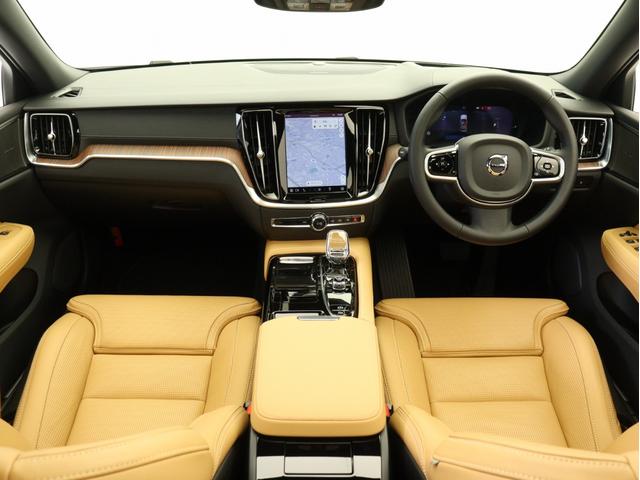 Ｖ６０ ウルトラ　Ｔ６　ＡＷＤ　プラグインハイブリッド　ＰＨＥＶ　電動パノラマサンルーフ　２０２５年モデル　Ｇｏｏｇｌｅ　ドラレコ　茶革　クリスタルシフトノブ　リニアライムウッドパネル　ベンチレーション機能　前後シートヒーター　ｈａｒｍａｎ／ｋａｒｄｏｎ（4枚目）