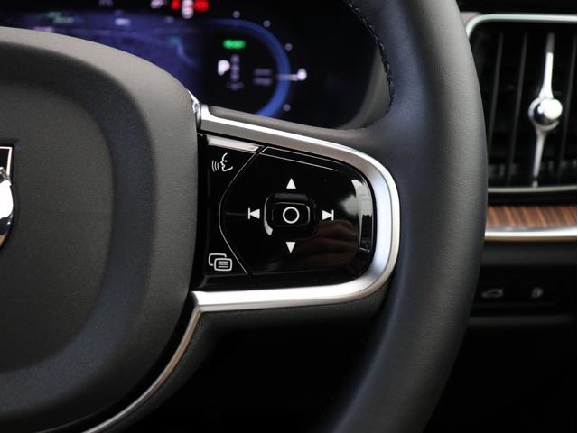 Ｖ６０ ウルトラ　Ｔ６　ＡＷＤ　プラグインハイブリッド　ＰＨＥＶ　電動パノラマサンルーフ　２０２５年モデル　Ｇｏｏｇｌｅ　ドラレコ　茶革　クリスタルシフトノブ　リニアライムウッドパネル　ベンチレーション機能　前後シートヒーター　ｈａｒｍａｎ／ｋａｒｄｏｎ（50枚目）