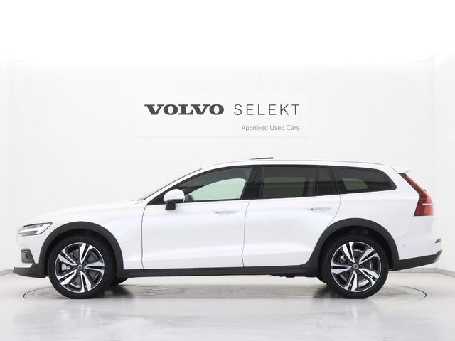 Ｖ６０ クロスカントリー　アルティメット　Ｂ５　ＡＷＤ　電動パノラマサンルーフ　Ｂ＆Ｗプレミアムサウンド　Ｇｏｏｇｌｅ搭載　前後純正ドラレコ　４８Ｖ　前後シートヒーター　ステアリングヒーター　クリスタルシフトノブ　１９インチＡＷ　リラクゼーション機能（7枚目）