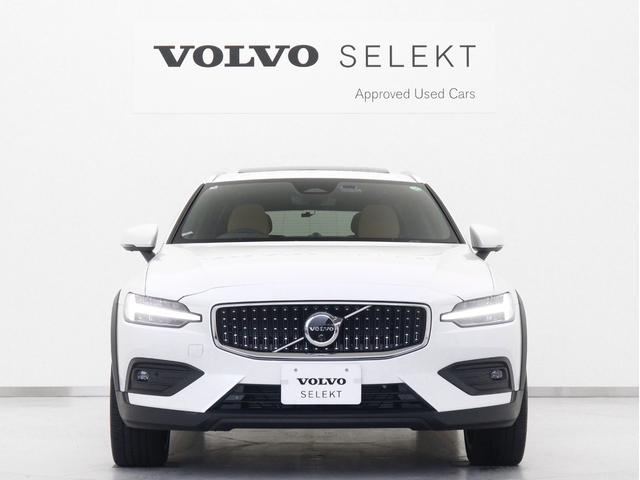 Ｖ６０ クロスカントリー　アルティメット　Ｂ５　ＡＷＤ　電動パノラマサンルーフ　Ｂ＆Ｗプレミアムサウンド　Ｇｏｏｇｌｅ搭載　前後純正ドラレコ　４８Ｖ　前後シートヒーター　ステアリングヒーター　クリスタルシフトノブ　１９インチＡＷ　リラクゼーション機能（10枚目）