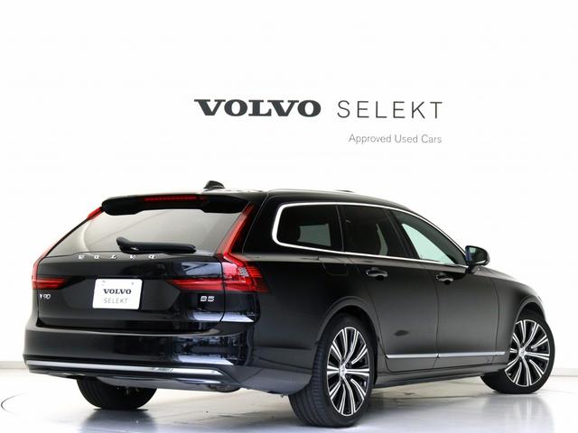 Ｖ９０ アルティメット　Ｂ５　電動パノラマサンルーフ　Ｇｏｏｇｌｅ搭載　ドラレコ　４８Ｖ　茶革　１９インチＡＷ　クリスタルシフトノブ　ピッチドオークウッドパネル　ベンチレーション機能　前後シートヒーター　ｈａｒｍａｎ／ｋａｒｄｏｎ（7枚目）