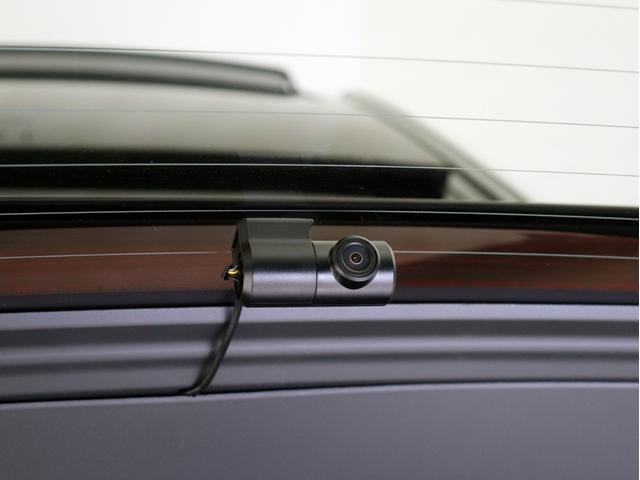 Ｖ９０ アルティメット　Ｂ５　電動パノラマサンルーフ　Ｇｏｏｇｌｅ搭載　ドラレコ　４８Ｖ　茶革　１９インチＡＷ　クリスタルシフトノブ　ピッチドオークウッドパネル　ベンチレーション機能　前後シートヒーター　ｈａｒｍａｎ／ｋａｒｄｏｎ（35枚目）