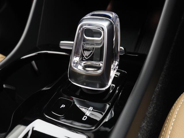 ＸＣ４０ リチャージ　ＰＨＶ　Ｔ５　インスクリプション　ＰＨＥＶ　電動パノラマサンルーフ　前後純正ドラレコ　ｈａｒｍａｎ／ｋａｒｄｏｎ　前後シートヒーター　ステアリングヒーター　パワーテールゲート　クリスタルシフトノブ　１９インチＡＷ　ドリフトウッドパネル（22枚目）
