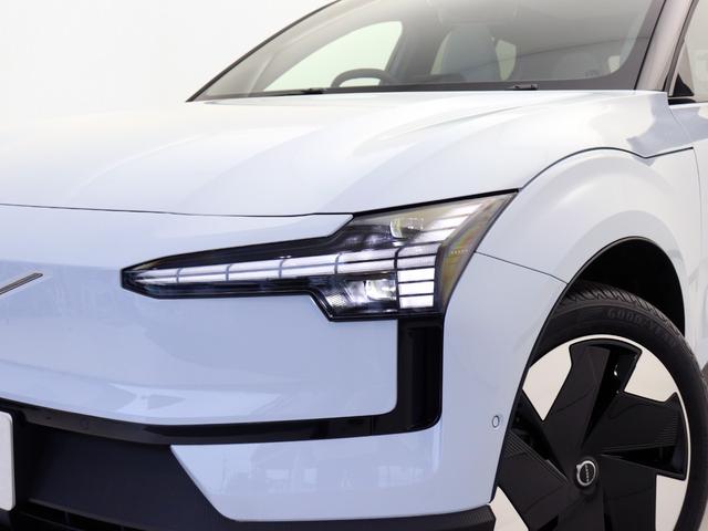 ＥＸ３０ ウルトラシングルモーター　エクステンデッドレンジ　電気自動車　パノラマガラスルーフ　Ｇｏｏｇｌｅ搭載　前後純正ドラレコ　ｈａｒｍａｎ／ｋａｒｄｏｎサウンドバー　１９インチＡＷ　シートヒーター　ステアリングホイールヒーター　パワーテールゲート（24枚目）