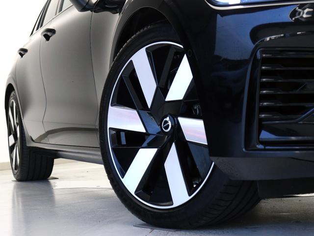 Ｖ６０ リチャジアルティメットＴ６ＡＷＤプラグインハイブリド　ＰＨＥＶ　電動パノラマサンルーフ　Ｇｏｏｇｌｅ搭載　純正３６０°ドラレコ　茶革　ｈａｒｍａｎ／ｋａｒｄｏｎ　クリスタルシフトノブ　リニアライムウッドパネル　ベンチレーション機能　リラクゼーション機能（9枚目）