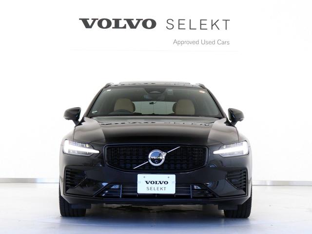 Ｖ６０ リチャジアルティメットＴ６ＡＷＤプラグインハイブリド　ＰＨＥＶ　電動パノラマサンルーフ　Ｇｏｏｇｌｅ搭載　純正３６０°ドラレコ　茶革　ｈａｒｍａｎ／ｋａｒｄｏｎ　クリスタルシフトノブ　リニアライムウッドパネル　ベンチレーション機能　リラクゼーション機能（10枚目）