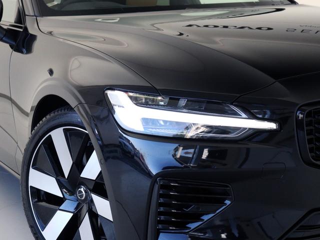 Ｖ６０ リチャジアルティメットＴ６ＡＷＤプラグインハイブリド　ＰＨＥＶ　電動パノラマサンルーフ　Ｇｏｏｇｌｅ搭載　純正３６０°ドラレコ　茶革　ｈａｒｍａｎ／ｋａｒｄｏｎ　クリスタルシフトノブ　リニアライムウッドパネル　ベンチレーション機能　リラクゼーション機能（25枚目）