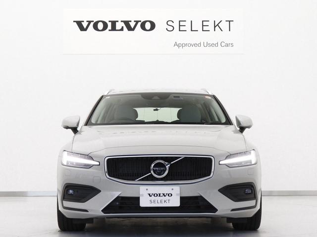 Ｖ６０ Ｂ４　モメンタム　クライメート＆パワーシートＰＫＧ　前後純正ドラレコ　４８Ｖ　白革　フロントパワーシート　前後シートヒーター　ステアリングヒーター　パワーテールゲート　３６０°カメラ　ワイヤレススマホチャージ　１７ＡＷ（8枚目）