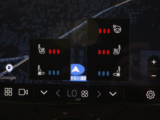 Ｖ６０ ウルトラ　Ｔ６　ＡＷＤ　プラグインハイブリッド　ＰＨＥＶ　サンルーフ　Ｇｏｏｇｌｅ搭載　ドラレコ　白革　１９ＡＷ　ｈａｒｍａｎ／ｋａｒｄｏｎ　ベンチレーション機能　リラクゼーション機能　クリスタルシフトノブ　ドリフトウッドパネル　前後シートヒーター（17枚目）