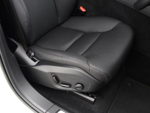 ＸＣ６０ プラス　Ｂ５　クライメートＰＫＧ　Ｇｏｏｇｌｅ搭載　ドラレコ　４８Ｖ　１８インチＡＷ　前後シートヒーター　ステアリングヒーター　リア５面ダークティンテッドガラス　メタルメッシュアルミニウムパネル　パワーテールゲート（34枚目）