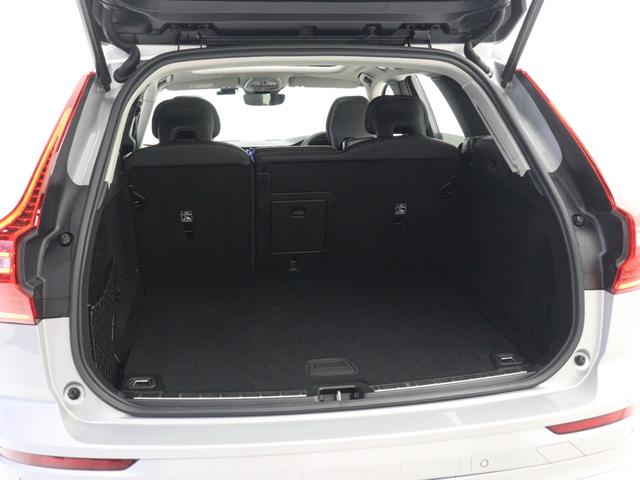 XC60 アルティメット B5 AWD サンルーフ Google搭載 ドラレコ 48V ランニングボード クリスタルシフトノブ リニアライムウッドパネル ベンチレーション機能 リラクゼーション機能 前後シートヒーター ステアリングヒーター(11枚目)