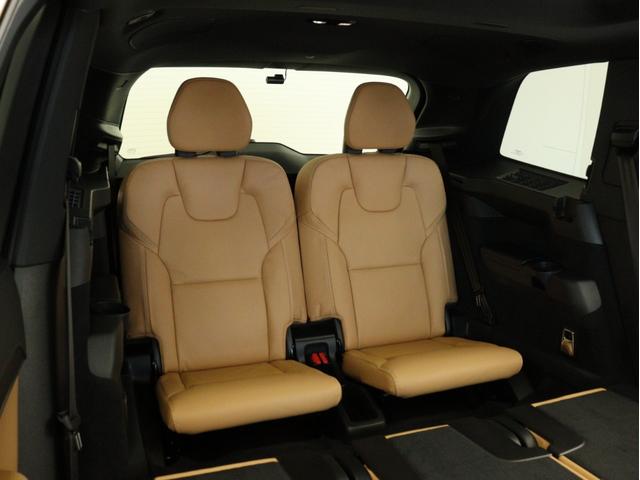 ＸＣ９０ リチャージアルテメットＴ８ＡＷＤプラグインハイブリド　ＰＨＥＶ　サンルーフ　エアサス　３列７人乗り　Ｇｏｏｇｌｅ搭載　ドラレコ　茶革　ｈａｒｍａｎ／ｋａｒｄｏｎ　前後シートヒーター　ステアリングホイールヒーター　クリスタルシフトノブ　２２インチＡＷ（18枚目）