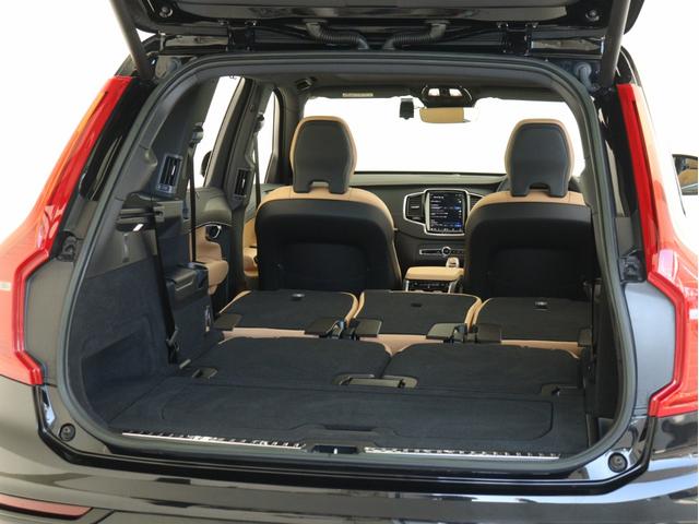 ＸＣ９０ リチャージアルテメットＴ８ＡＷＤプラグインハイブリド　ＰＨＥＶ　サンルーフ　エアサス　３列７人乗り　Ｇｏｏｇｌｅ搭載　ドラレコ　茶革　ｈａｒｍａｎ／ｋａｒｄｏｎ　前後シートヒーター　ステアリングホイールヒーター　クリスタルシフトノブ　２２インチＡＷ（34枚目）
