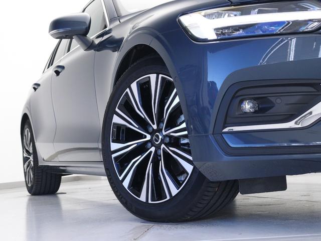 V60 ウルトラ B4 B&Wプレミアムサウンド Google搭載 ドラレコ 48V 白革 クリスタルシフトノブ 前後シートヒーター ステアリングヒーター リラクゼーション機能 ベンチレーション機能 パワーテールゲート(8枚目)