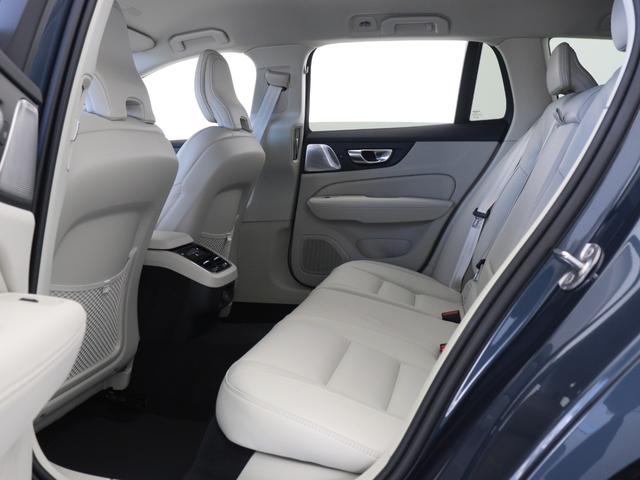 V60 ウルトラ B4 B&Wプレミアムサウンド Google搭載 ドラレコ 48V 白革 クリスタルシフトノブ 前後シートヒーター ステアリングヒーター リラクゼーション機能 ベンチレーション機能 パワーテールゲート(13枚目)