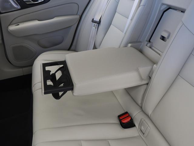 V60 ウルトラ B4 B&Wプレミアムサウンド Google搭載 ドラレコ 48V 白革 クリスタルシフトノブ 前後シートヒーター ステアリングヒーター リラクゼーション機能 ベンチレーション機能 パワーテールゲート(41枚目)