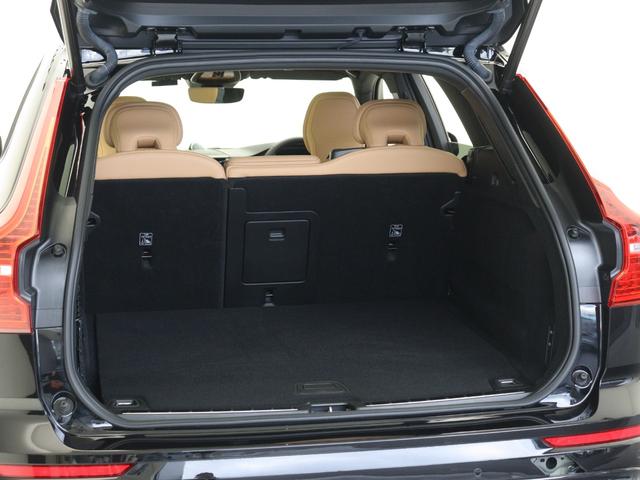 XC60 リチャージアルティメトT6AWDプラグインハイブリド PHEV サンルーフ B&W エアサス Google搭載 ドラレコ 21インチダイヤモンドカットAW リニアライムウッドパネル クリスタルシフトノブ リラクゼーション機能 ワイヤレススマホチャージ(13枚目)