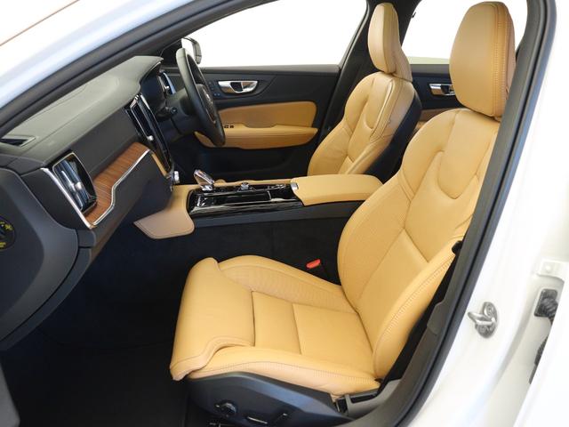 V60 PHEV サンルーフ Google搭載 前後純正ドラレコ 白革 リラクゼーション機能 クリスタルシフトノブ リニアライムウッドパネル 19インチAW 前後シートヒーター ステアリングホイールヒーター(13枚目)