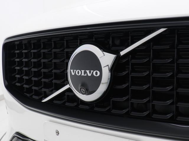 V60 PHEV サンルーフ Google搭載 前後純正ドラレコ 白革 リラクゼーション機能 クリスタルシフトノブ リニアライムウッドパネル 19インチAW 前後シートヒーター ステアリングホイールヒーター(24枚目)
