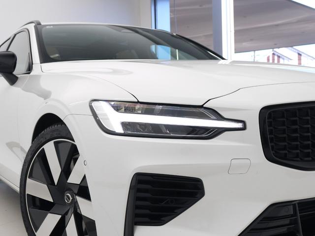 V60 PHEV サンルーフ Google搭載 前後純正ドラレコ 白革 リラクゼーション機能 クリスタルシフトノブ リニアライムウッドパネル 19インチAW 前後シートヒーター ステアリングホイールヒーター(25枚目)