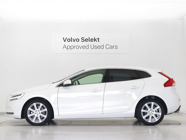 V40 T3 インスクリプション 2019年モデル ドラレコ harman/kardon モダンウッドパネル シートヒーター リアビューカメラ LEDヘッドライト パドルシフト 17インチAW レーンキープ 追従クルーズコントロール(5枚目)