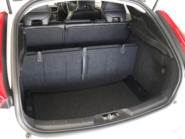 V40 T3 インスクリプション 2019年モデル ドラレコ harman/kardon モダンウッドパネル シートヒーター リアビューカメラ LEDヘッドライト パドルシフト 17インチAW レーンキープ 追従クルーズコントロール(32枚目)