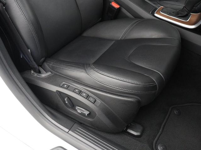 V40 T3 インスクリプション 2019年モデル ドラレコ harman/kardon モダンウッドパネル シートヒーター リアビューカメラ LEDヘッドライト パドルシフト 17インチAW レーンキープ 追従クルーズコントロール(34枚目)