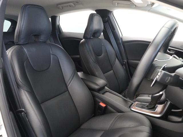 V40 T3 インスクリプション 2019年モデル ドラレコ harman/kardon モダンウッドパネル シートヒーター リアビューカメラ LEDヘッドライト パドルシフト 17インチAW レーンキープ 追従クルーズコントロール(35枚目)