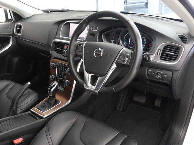 V40 T3 インスクリプション 2019年モデル ドラレコ harman/kardon モダンウッドパネル シートヒーター リアビューカメラ LEDヘッドライト パドルシフト 17インチAW レーンキープ 追従クルーズコントロール(36枚目)
