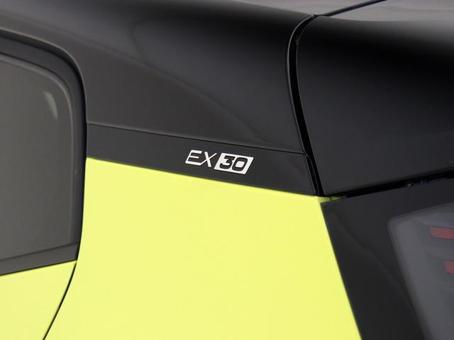 EX30 ウルトラシングルモーター エクステンデッドレンジ 電気自動車 パノラマガラスルーフ Google搭載 前後純正ドラレコ モスイエロー 20インチダイヤモンドカットAW harman/kardon シートヒーター ステアリングホイールヒーター(25枚目)