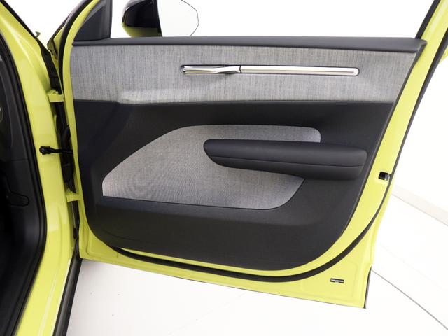 EX30 ウルトラシングルモーター エクステンデッドレンジ 電気自動車 パノラマガラスルーフ Google搭載 前後純正ドラレコ モスイエロー 20インチダイヤモンドカットAW harman/kardon シートヒーター ステアリングホイールヒーター(35枚目)