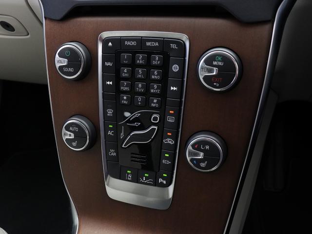 V40 クロスカントリー D4 サマム ディーゼルエンジン 2018年モデル 白革 harman/kardon モダンウッドパネル フロントパワーシート シートヒーター リアビューカメラ LEDヘッドライト パドルシフト PCCキーレス(18枚目)