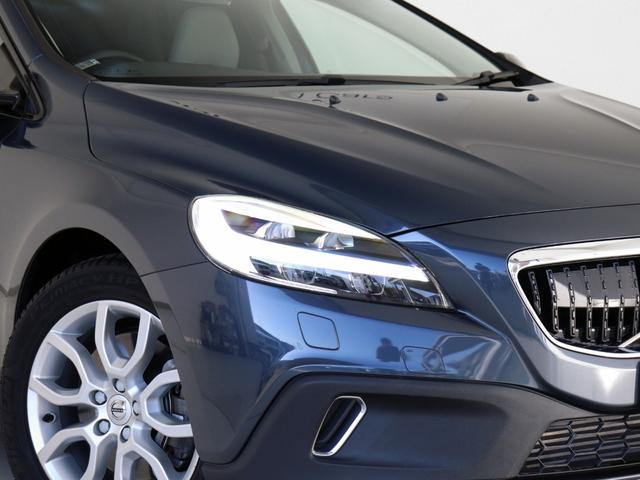 V40 クロスカントリー D4 サマム ディーゼルエンジン 2018年モデル 白革 harman/kardon モダンウッドパネル フロントパワーシート シートヒーター リアビューカメラ LEDヘッドライト パドルシフト PCCキーレス(24枚目)