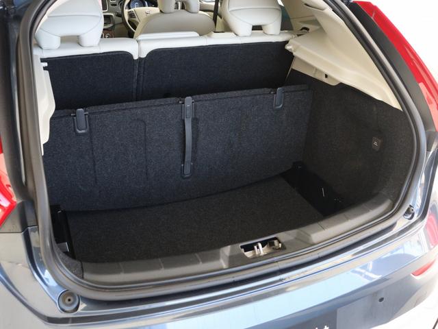 V40 クロスカントリー D4 サマム ディーゼルエンジン 2018年モデル 白革 harman/kardon モダンウッドパネル フロントパワーシート シートヒーター リアビューカメラ LEDヘッドライト パドルシフト PCCキーレス(35枚目)